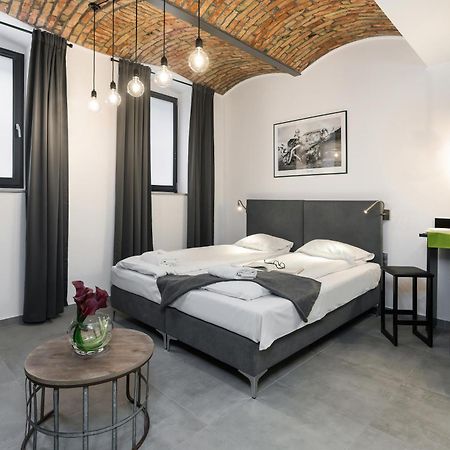 Level -1 Loft Apartments City Center By Renters Poznan Exterior photo