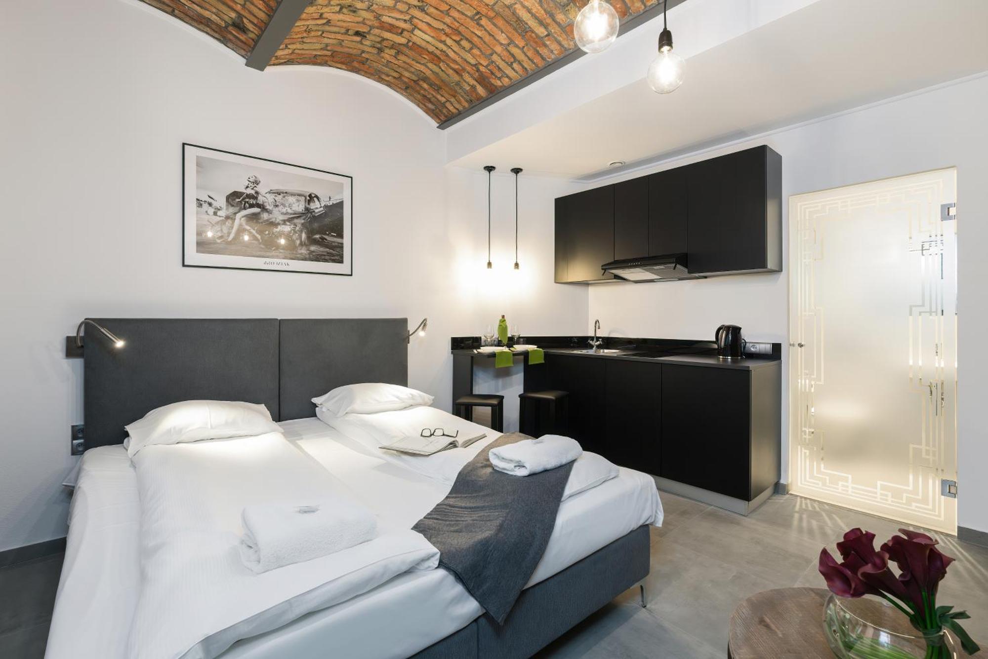Level -1 Loft Apartments City Center By Renters Poznan Exterior photo