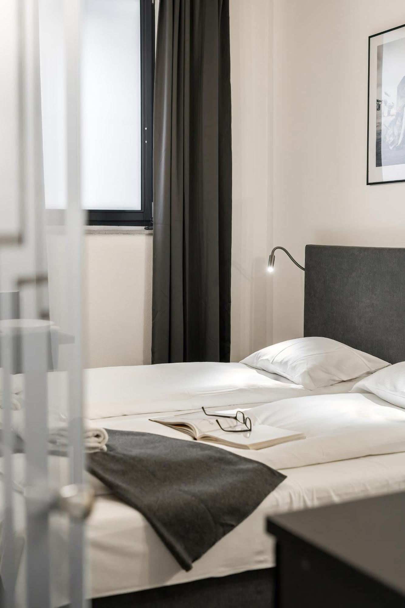 Level -1 Loft Apartments City Center By Renters Poznan Exterior photo